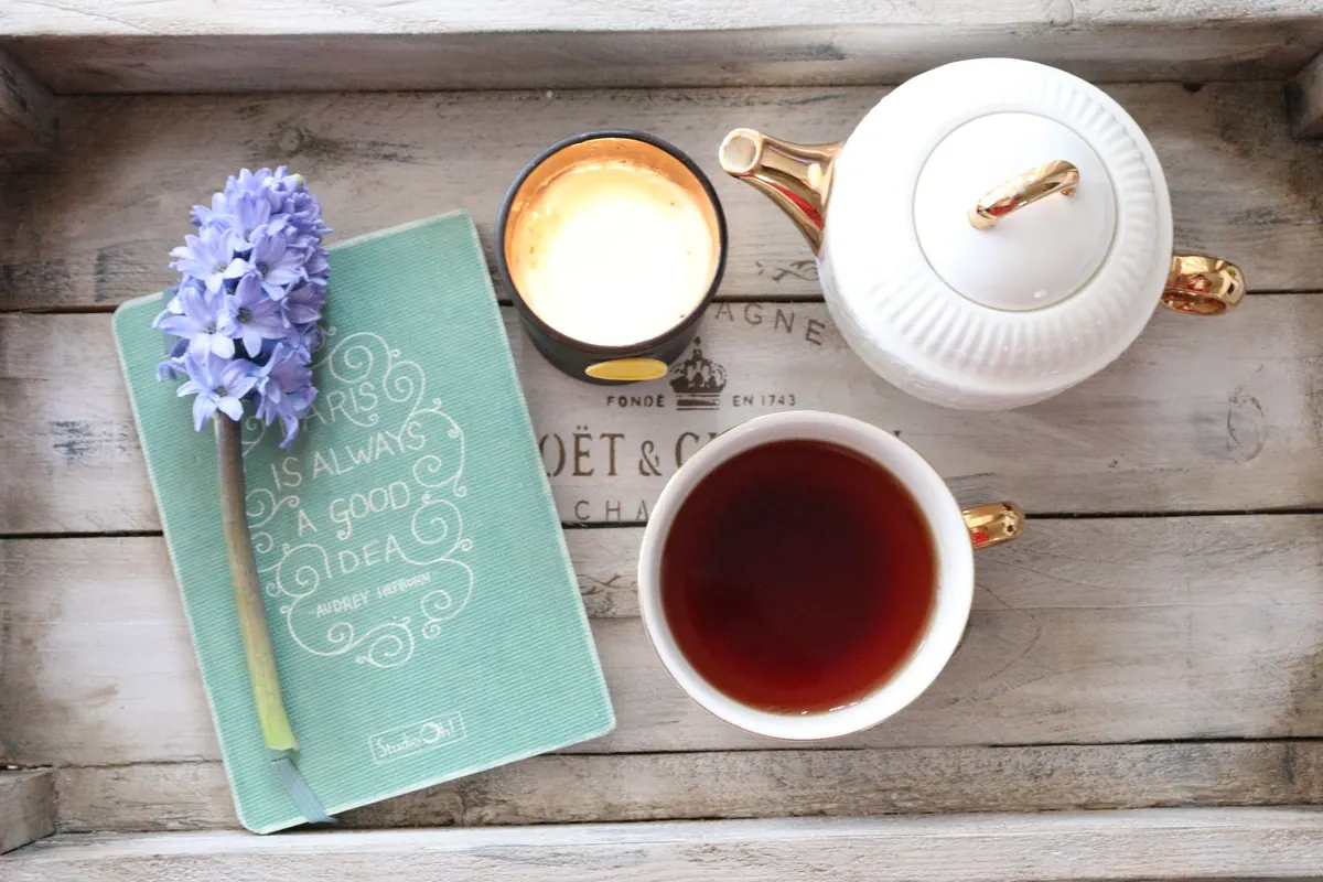 The Sunday Reset Checklist: 12 Gentle Self-Care Tasks for a Calmer Week